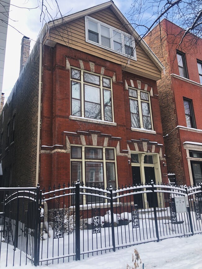 822 N Wood St in Chicago, IL - Building Photo - Building Photo