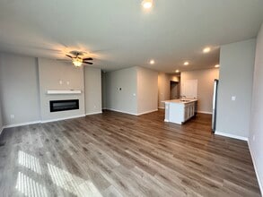 709 E Bear Dr in Tiffin, IA - Building Photo - Building Photo