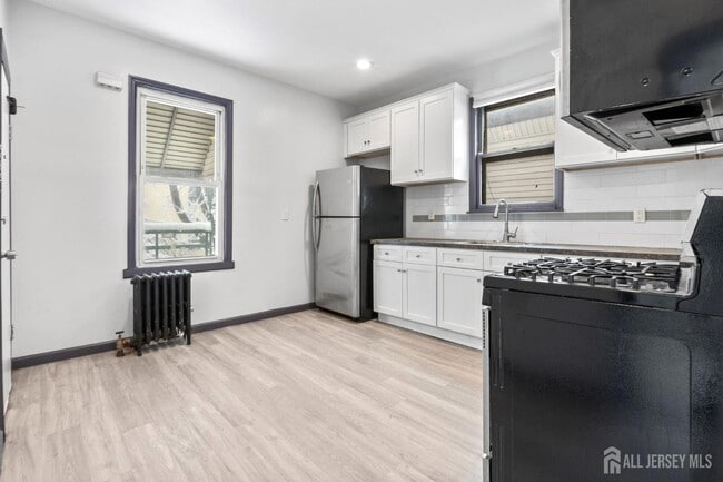 211 N 13th St in Newark, NJ - Building Photo - Building Photo