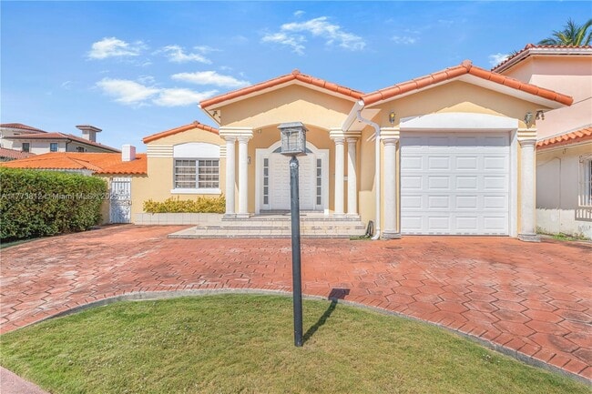 3750 Sheridan Ave in Miami Beach, FL - Building Photo - Building Photo