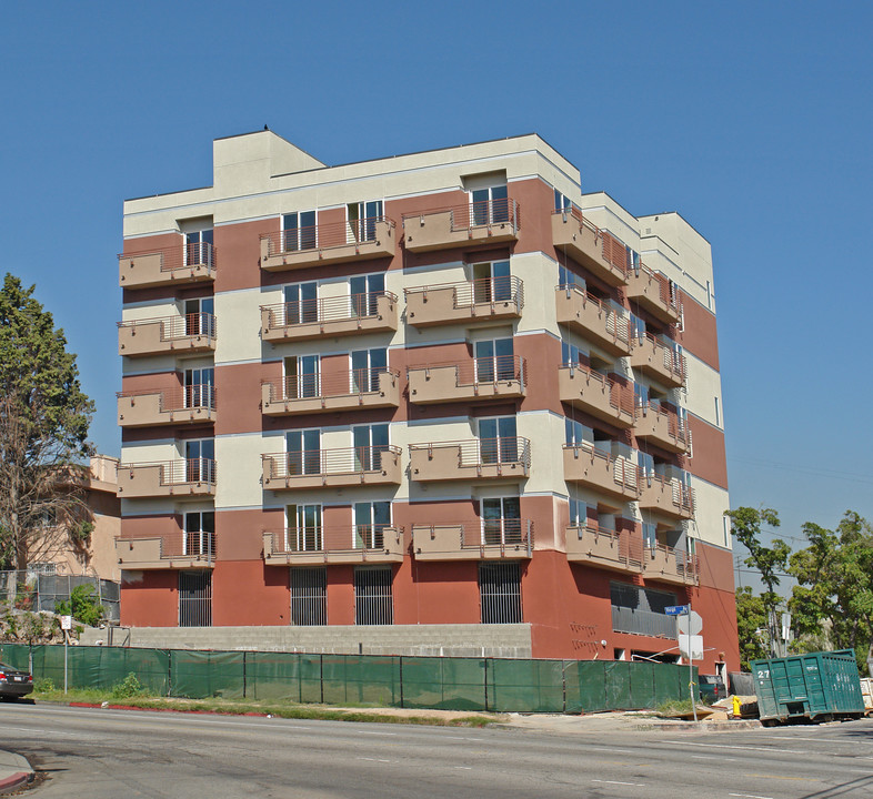 332 S Virgil Ave in Los Angeles, CA - Building Photo