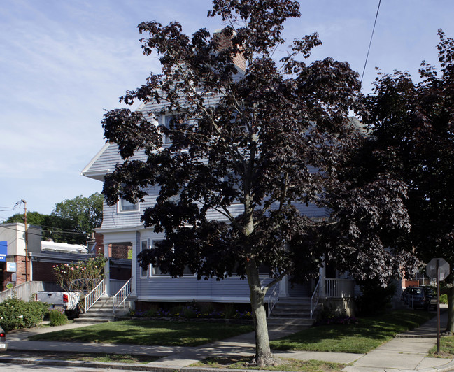 428-430 Lloyd Ave in Providence, RI - Building Photo - Building Photo