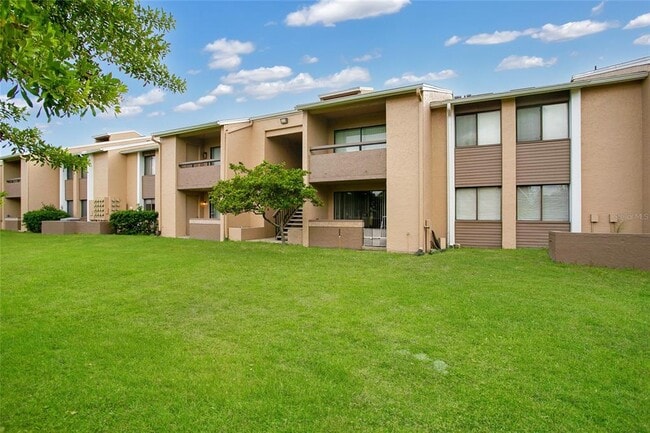 property at 5223 Vineland Rd