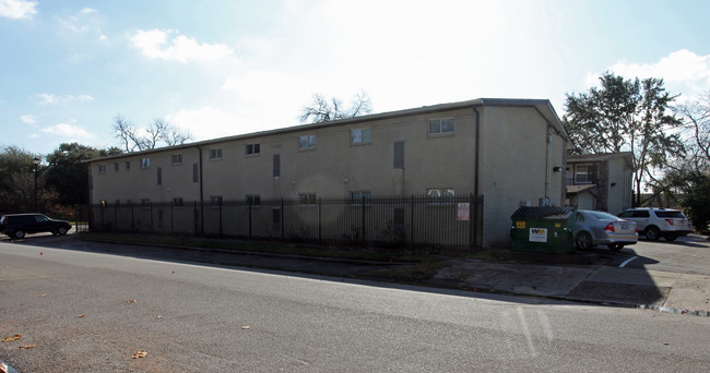 Heights Terrace/ponderosa in Houston, TX - Foto de edificio - Building Photo