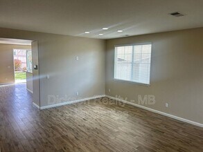 10724 Grayslake Dr in Reno, NV - Building Photo - Building Photo