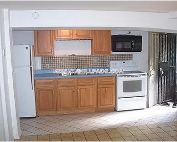 688 Parker St in Boston, MA - Building Photo - Building Photo
