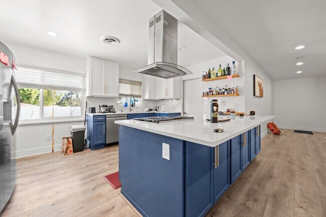 property at 5165 Alumni Pl