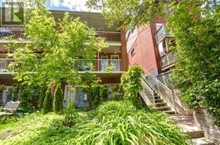 222 Kenilworth Ave in Toronto, ON - Building Photo