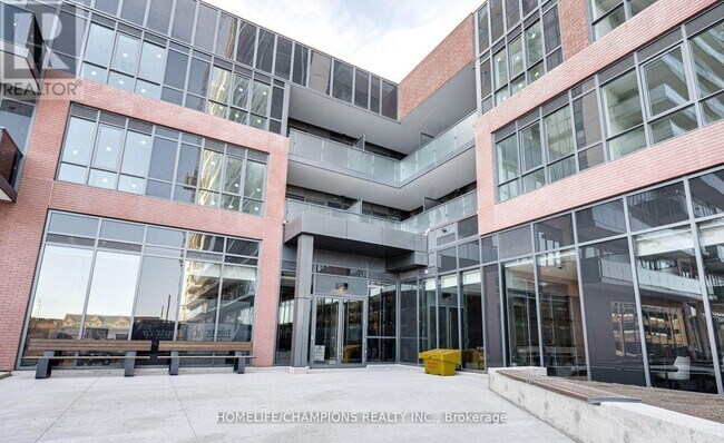 2545 Simcoe St N in Oshawa, ON - Building Photo - Building Photo