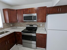 2456 NW 52nd Ave in Lauderhill, FL - Building Photo