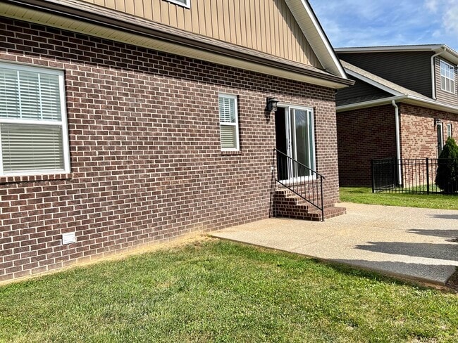 1135 Cross Pointe Dr in Cookeville, TN - Building Photo - Building Photo