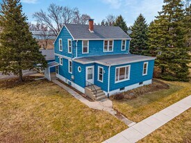 25 E Chestnut Ave in Cortland, IL - Building Photo