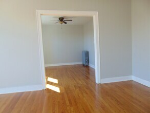 1501 E 74th Pl, Unit 1 in Chicago, IL - Foto de edificio - Building Photo