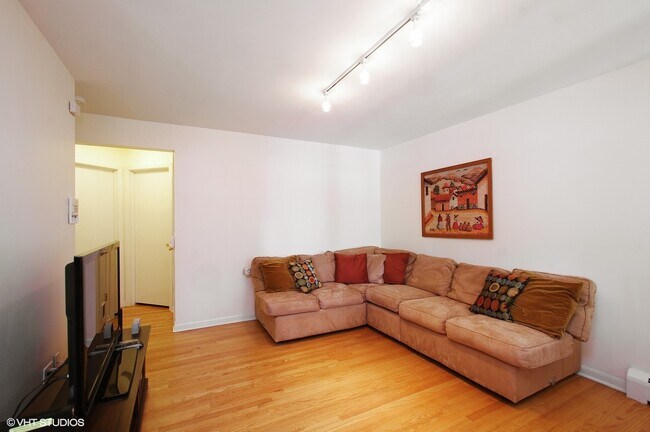 4056 N California Ave in Chicago, IL - Building Photo - Building Photo