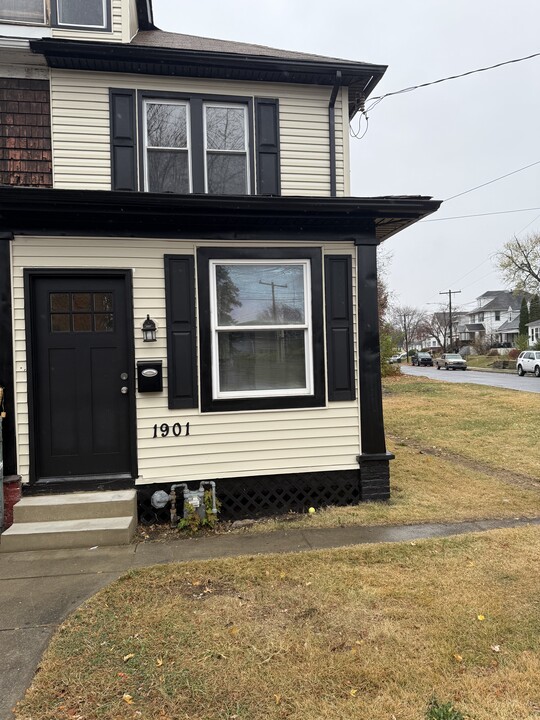 1901 Huddell Ave in Upper Chichester, PA - Foto de edificio