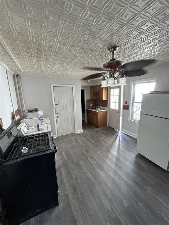 153 Charlton St in Southbridge, MA - Foto de edificio - Building Photo