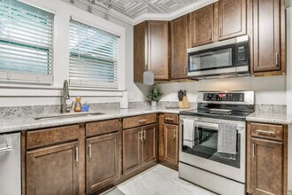 2624 W De Soto St in Pensacola, FL - Building Photo - Building Photo