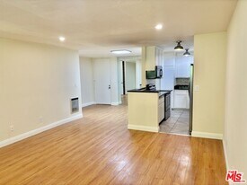 6526 Ocean Crest Dr in Rancho Palos Verdes, CA - Building Photo