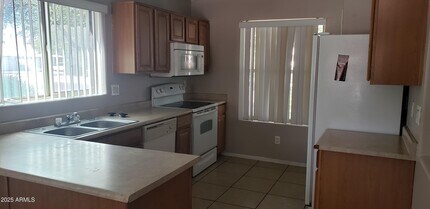 1619 W Hidalgo Ave in Phoenix, AZ - Building Photo - Building Photo