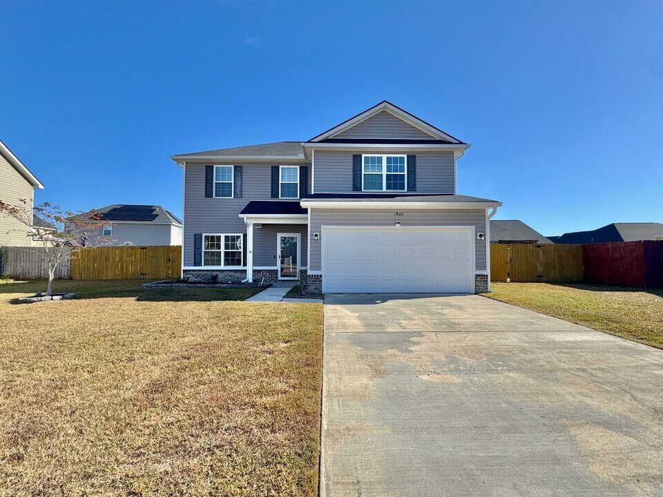 1802 White Cedar Wy in Hinesville, GA - Building Photo