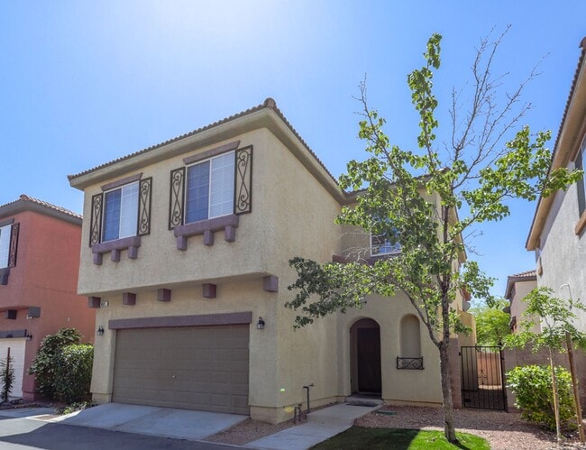 8605 Nature Scene Dr in Las Vegas, NV - Building Photo - Building Photo