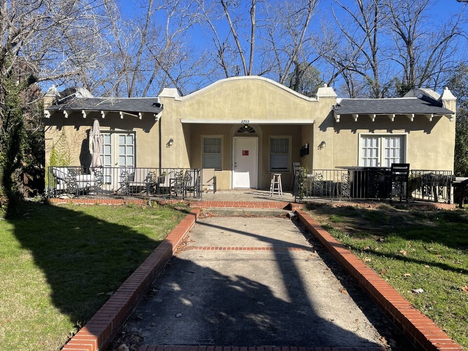 2713 Vineville Ave in Macon, GA - Building Photo