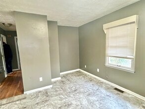 345 Peachtree Rd in Lexington, KY - Building Photo - Building Photo