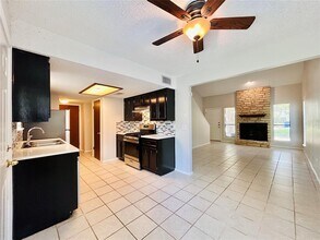 7001 Winedale Dr in Austin, TX - Building Photo - Building Photo