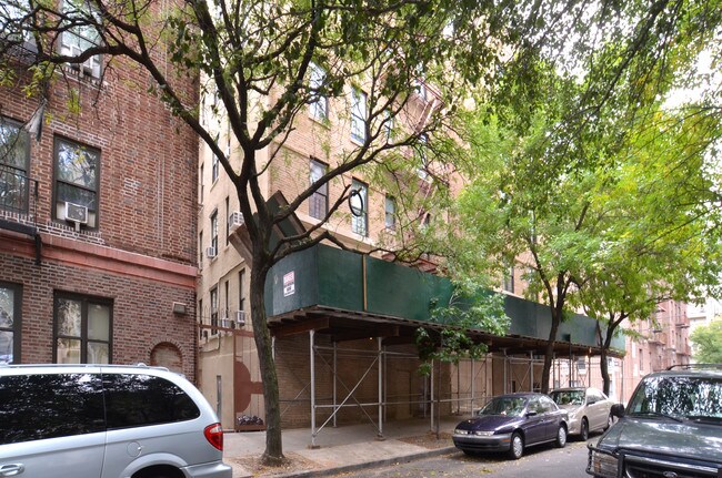 Daly II in Bronx, NY - Foto de edificio - Building Photo