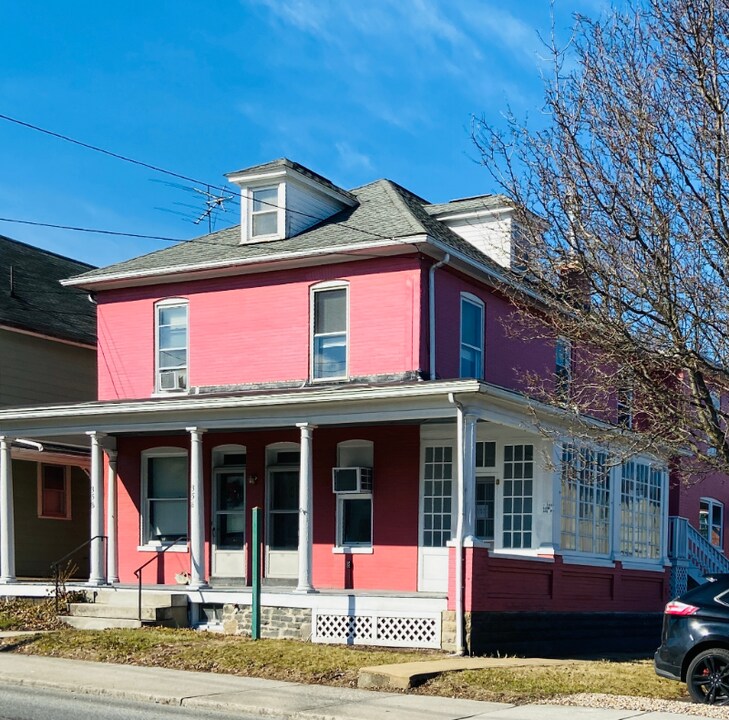 356 York St in Gettysburg, PA - Building Photo