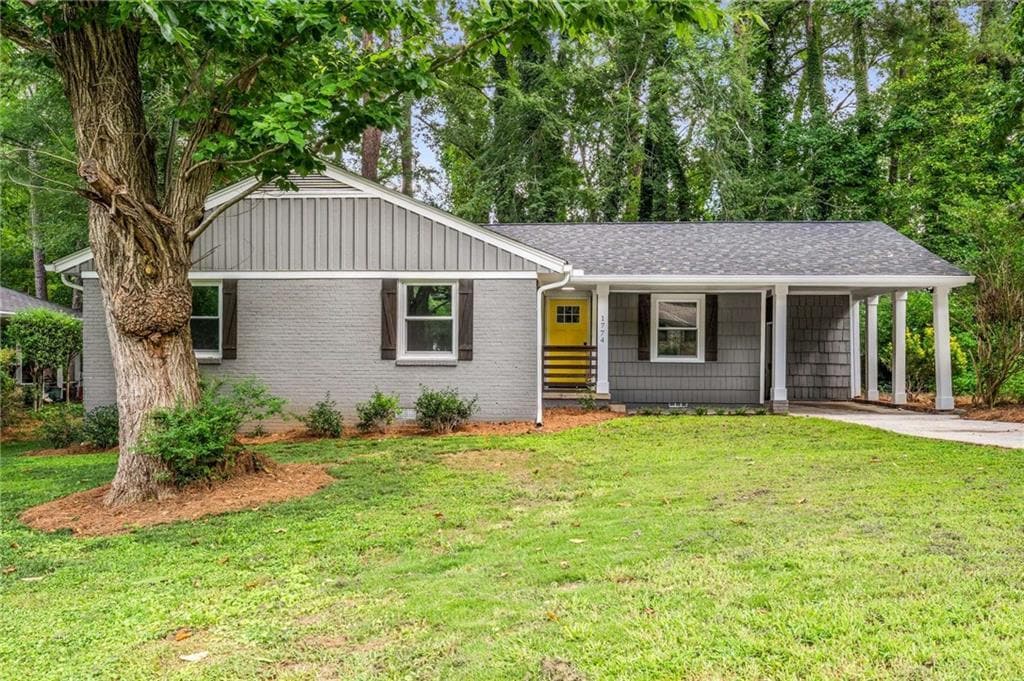 1774 Laurelwood Dr SW in Atlanta, GA - Building Photo