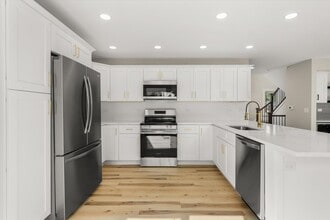 110 Kevin Dr in Diamond, IL - Building Photo - Building Photo