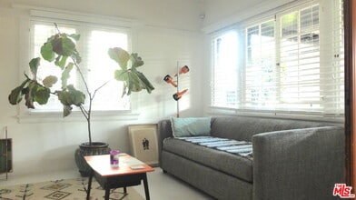 2417 Walgrove Ave in Los Angeles, CA - Building Photo - Building Photo