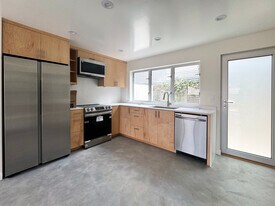 5644 Aldama St in Los Angeles, CA - Building Photo