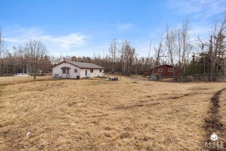 1160 E Snohomish Ave in Wasilla, AK - Building Photo - Building Photo