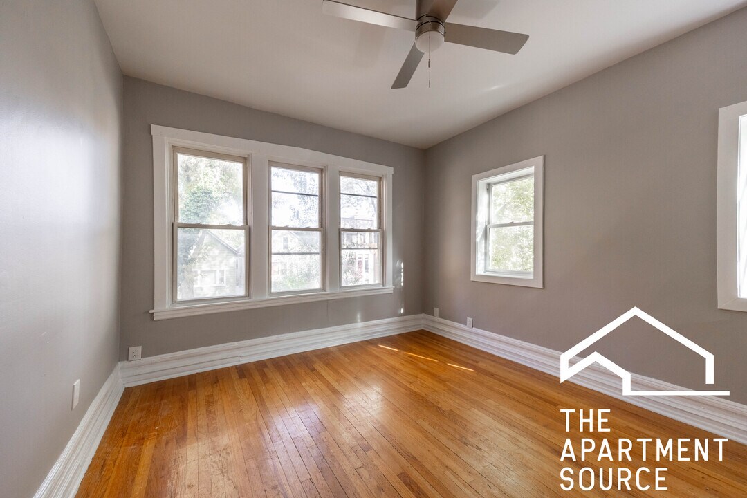 2655 W Homer St in Chicago, IL - Building Photo