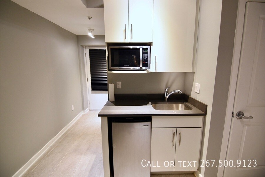 535 Budd St in Philadelphia, PA - Building Photo