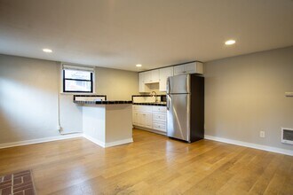 342 NW 22nd Ave in Portland, OR - Building Photo - Building Photo