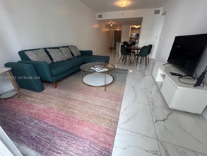 185 SE 14th Terrace, Unit 910 in Miami, FL - Foto de edificio - Building Photo