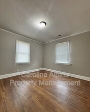 2147 Remount Rd in Charlotte, NC - Foto de edificio - Building Photo