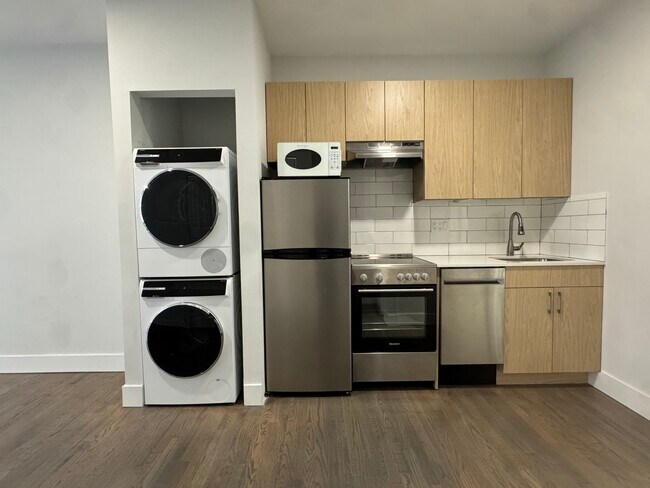 276 Newbury St, Unit 10