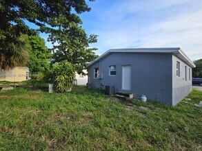 719 21st St in West Palm Beach, FL - Building Photo - Building Photo