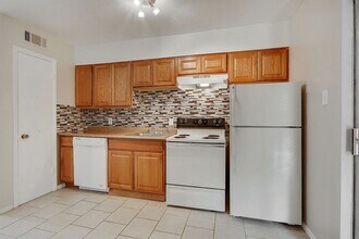 2109 Manson Ave in Metairie, LA - Building Photo - Building Photo