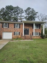 5325 The Savoy in Atlanta, GA - Building Photo