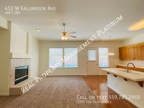 452 W Fallbrook Ave in Clovis, CA - Building Photo - Building Photo