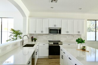 1236 E Nightingale Ln in Gilbert, AZ - Building Photo - Building Photo