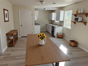 90 Megan Ln in Cleveland, TX - Building Photo - Building Photo