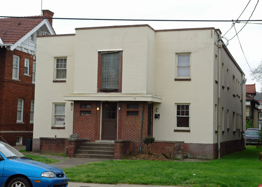 1623 Quarrier St in Charleston, WV - Building Photo