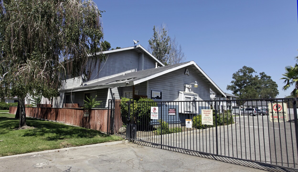 9205 Date St in Fontana, CA - Building Photo