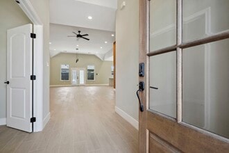70 Wyndemere Dr in Montgomery, TX - Building Photo - Building Photo
